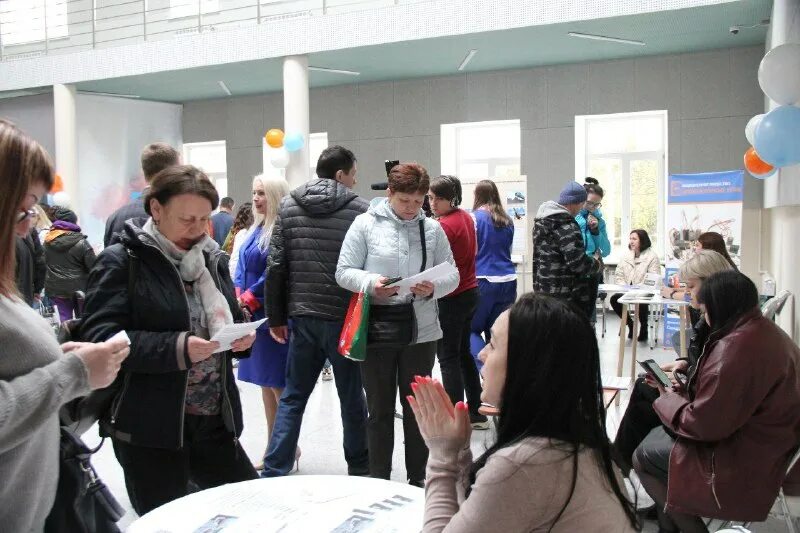 киров дк железнодорожников ярмарка. дворец культуры железнодорожников магнитогорск. ярмарка в дк железнодорожников. обувь на пермской ярмарке. ярмарка в дк железнодорожников.