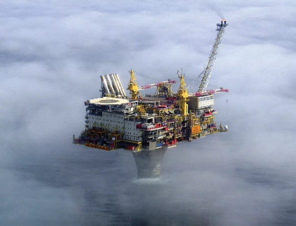 Морская платформа фото Instagram photo by Ramon Castillo * Apr 29, 2016 at 1:29am UTC Oil platform, Oil