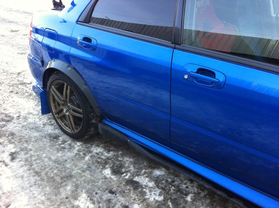 Пороги импреза. Subaru Impreza 3 пороги. Subaru Impreza 5 поколения порог. Пороги на Subaru WRX STI 2006. Пороги на Субару Импреза 2007.