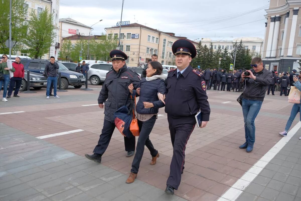 Полиция Улан-Удэ. Полиция Улан Удэ Меженин. Милиция Улан-Удэ 2000.