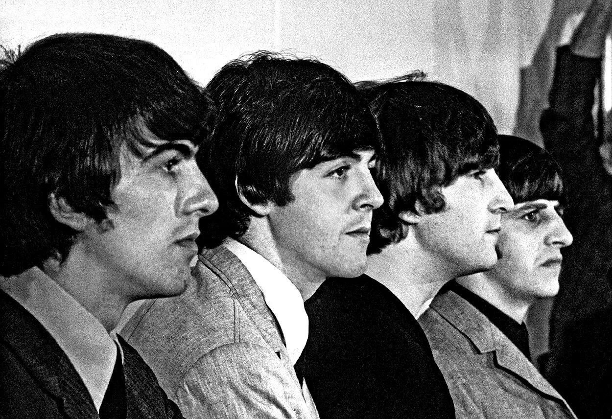 Why beatles. Группа the beatles. битлз молодые. битлз 1962 в студии.