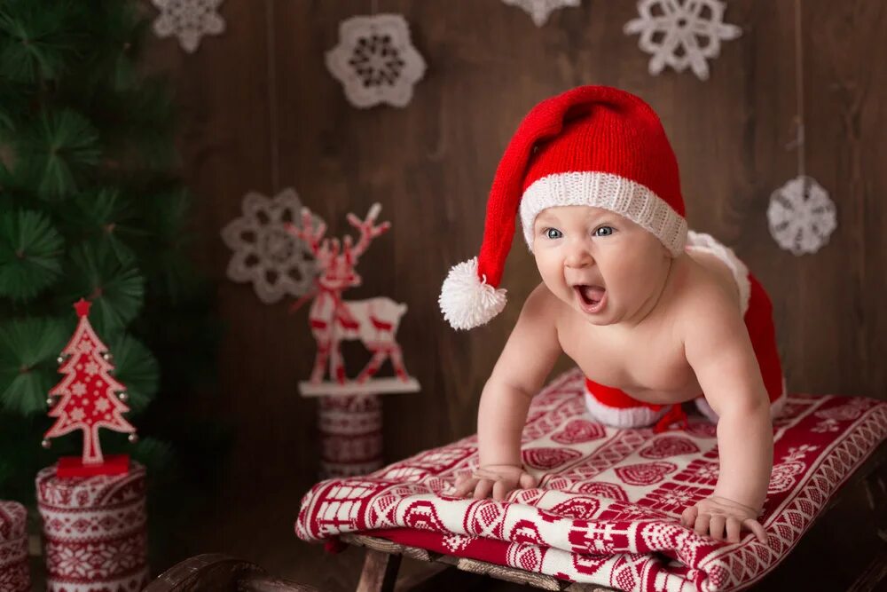 Детям о рождестве. Красивые детки новогодние. Фотосессия новый год дети. Новый год дети. Новогодняя фотосессия с младенцем.