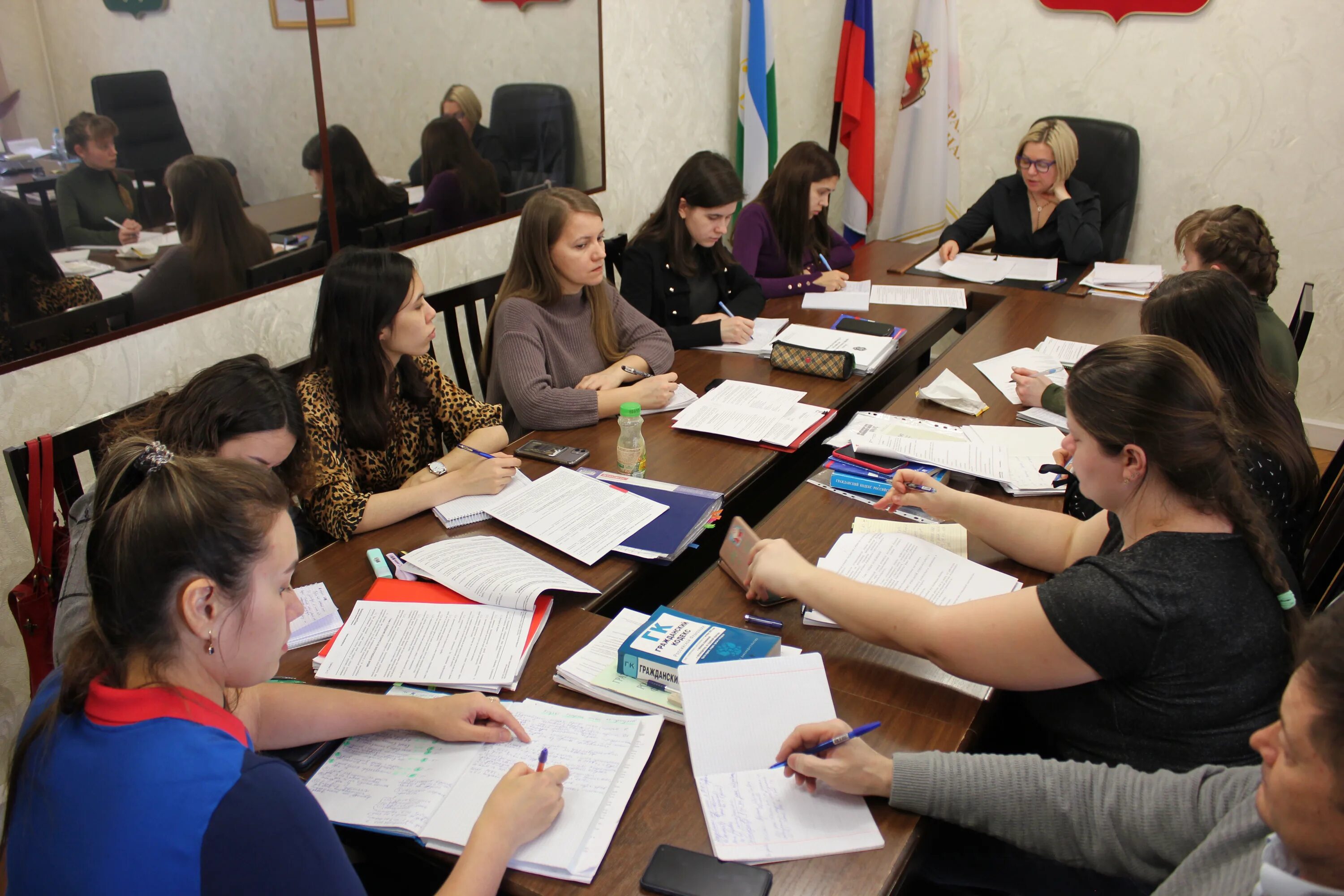 стажер нотариальной палаты. стажер нотариальной палаты. стажировка нотариуса. никулова анна анатольевна волгоград. помощник нотариуса.