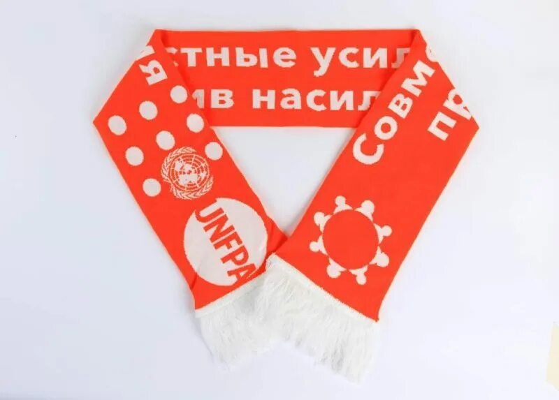 Принт шарфа. Шарф с логотипом. вязаный шарф с логотипом. вязаный шар с логотипом. печать на шарфах.