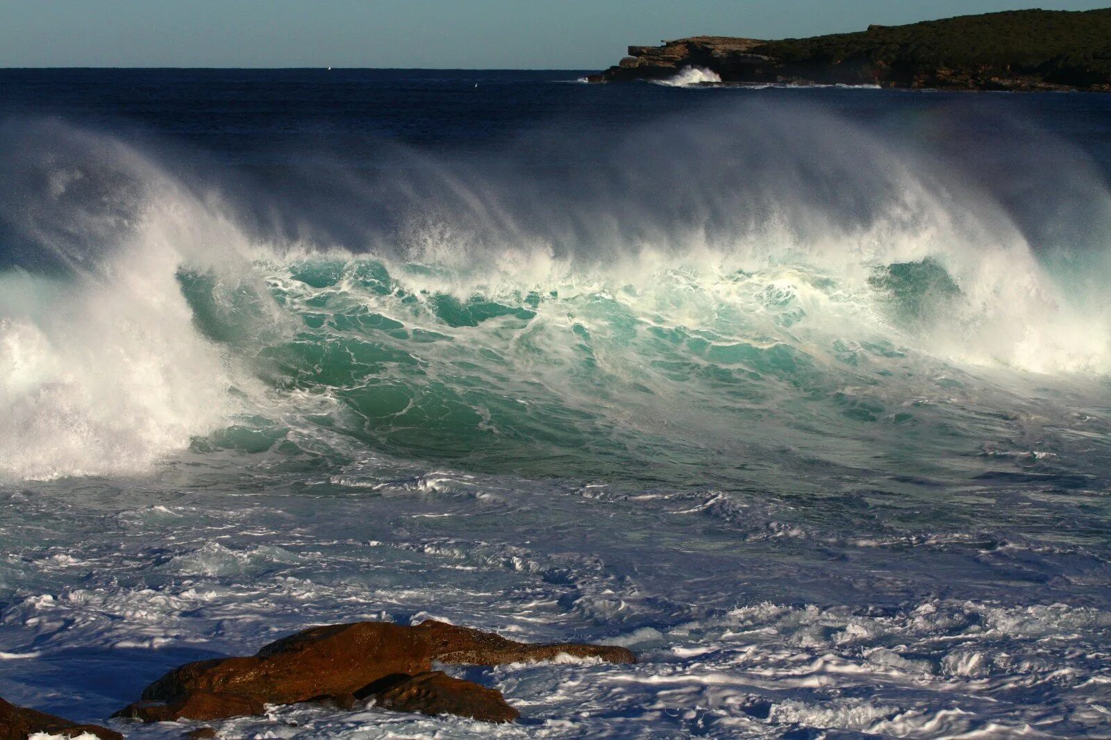 Бискайский залив волны убийцы. Атлантический океан приливная волна. Огромные волны. Море, волны. Океаны волны ветры