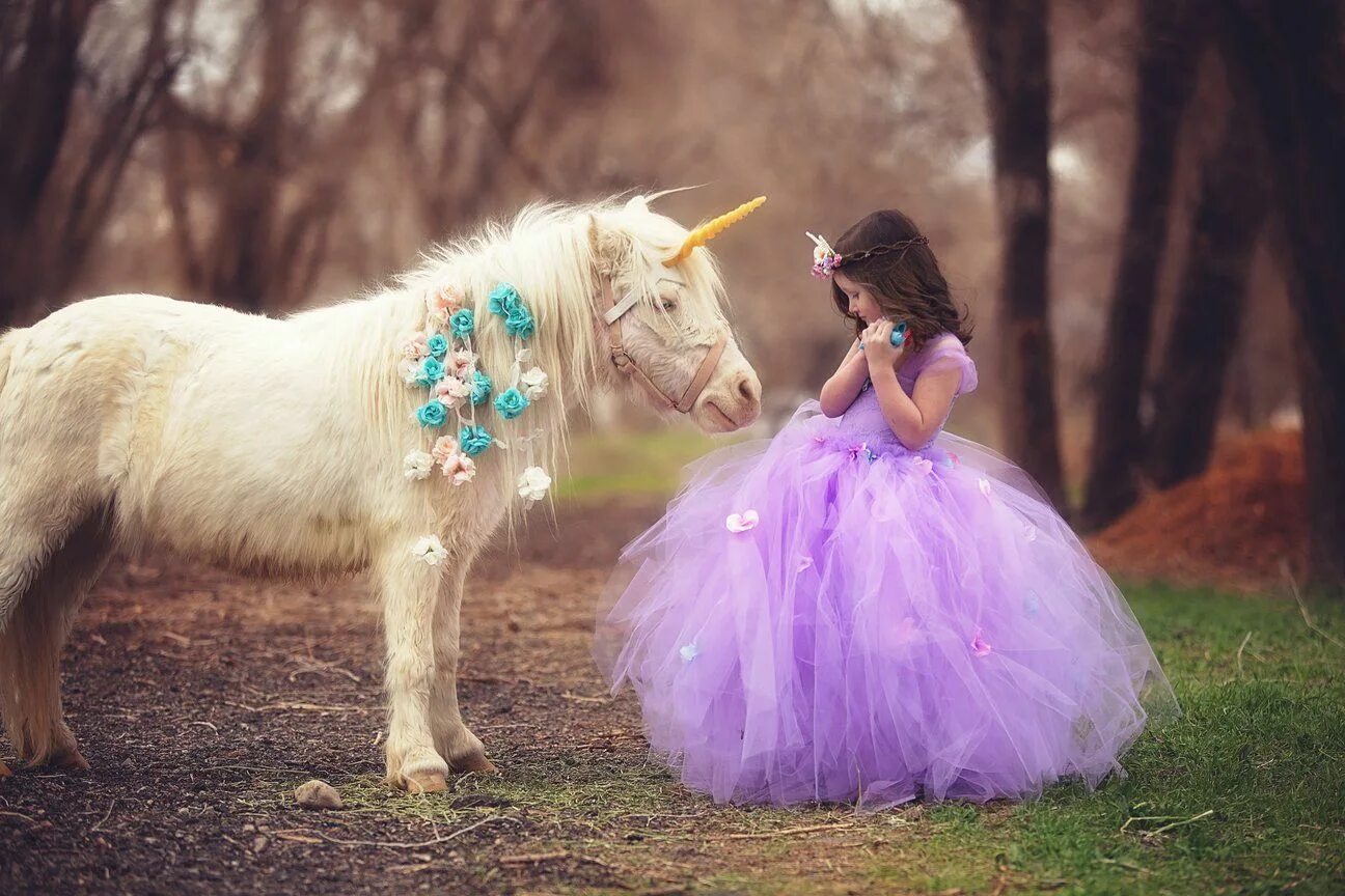 Baby princess nina. Единорог. Девочка Единорог. Девушка Единорог. Фотосессия с единорогом.