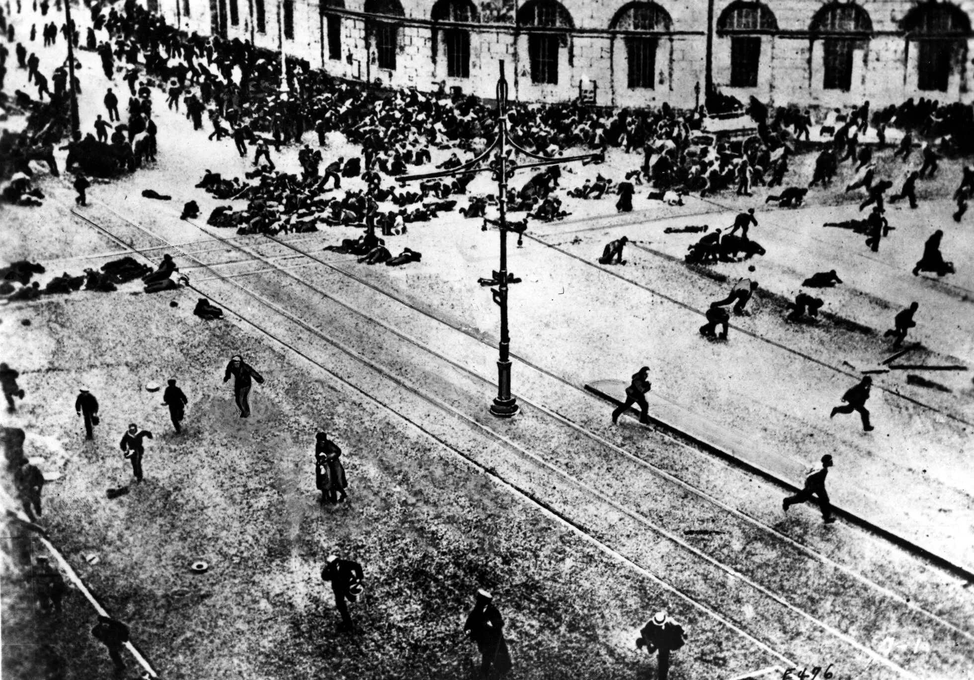 великая февральская революция 1917 года. начало февральской революции 1917. революционные события февраля 1917 года в петрограде. 25 февраля 1917 г всеобщая политическая стачка. февральская революция 1917 стачки.