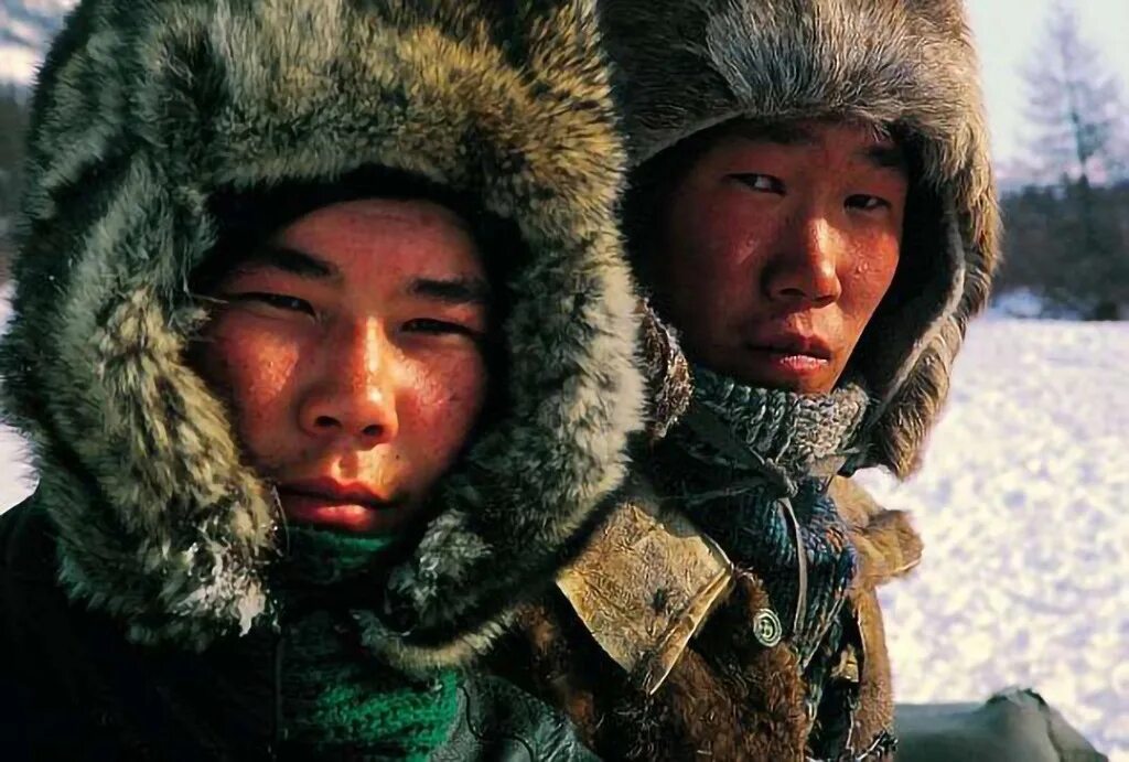 якуты азиаты или нет. эскимосы и чукчи. якуты азиаты или нет. сарвара. якуты народ одежда.