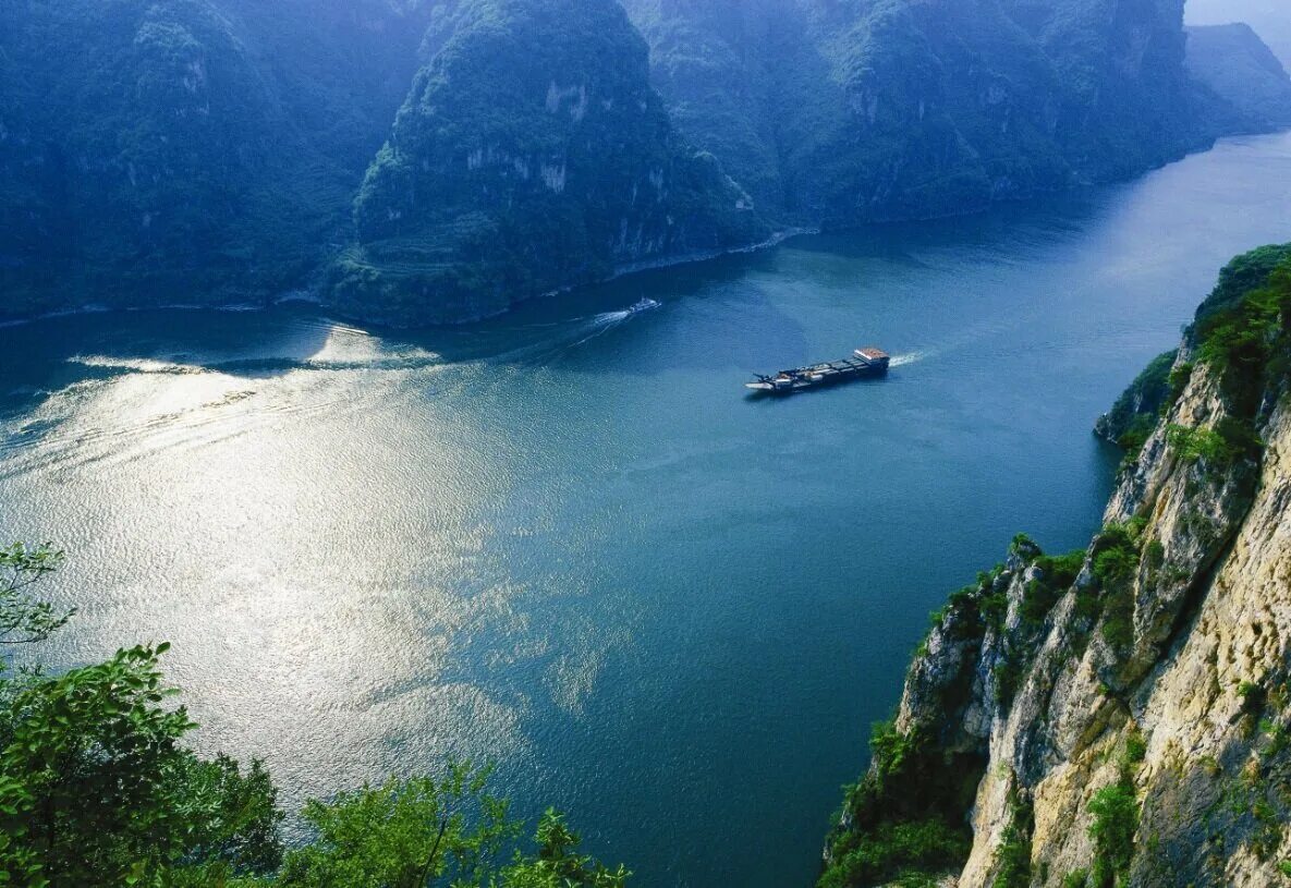 Самая длинная река евразии янцзы. Янцзы Чанцзян река. Янцзы голубая река. Китай Долины рек Янцзы.