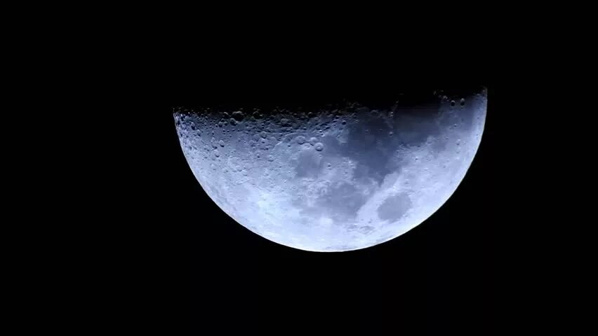 Луна футаж. Waxing Crescent Moon. Картинка Луны футаж.