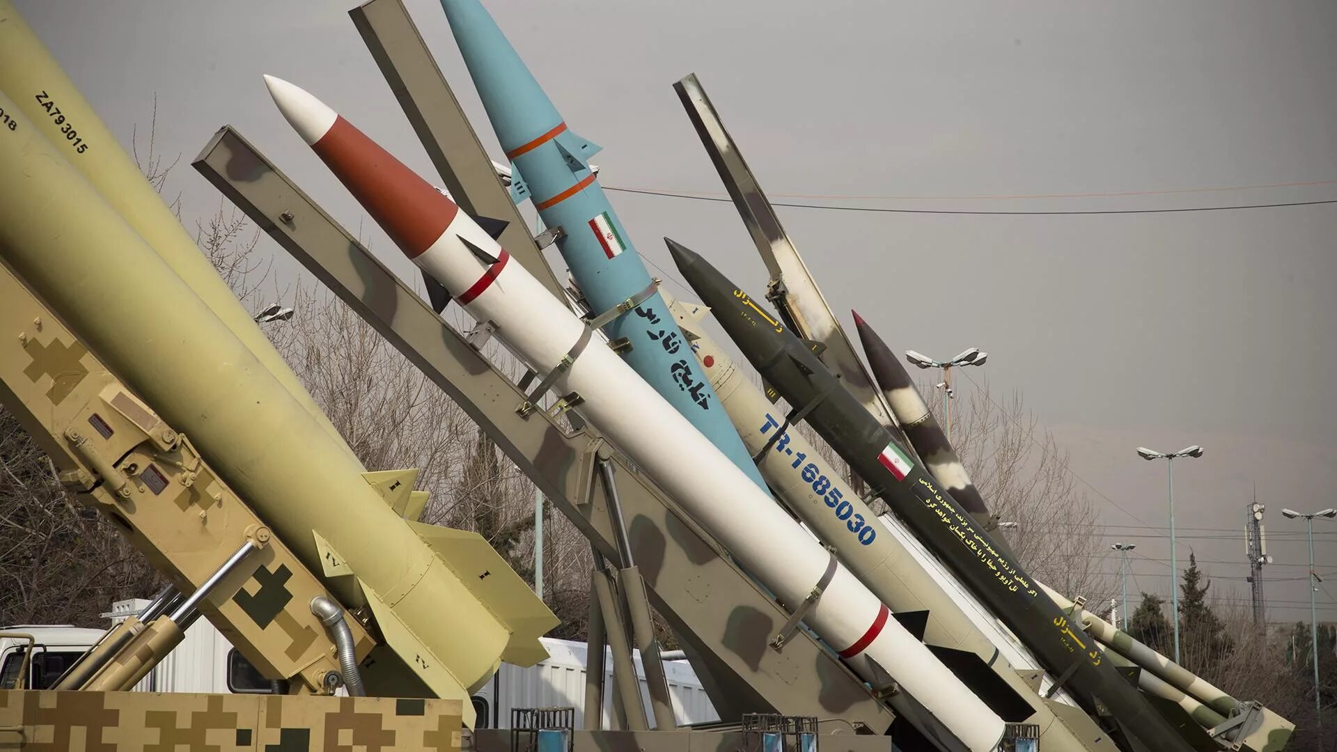 Есть ли атомное оружие у ирана. Fateh 110 ракета. Иранские боеголовки. Иранские ракеты. Иран ядерное оружие.