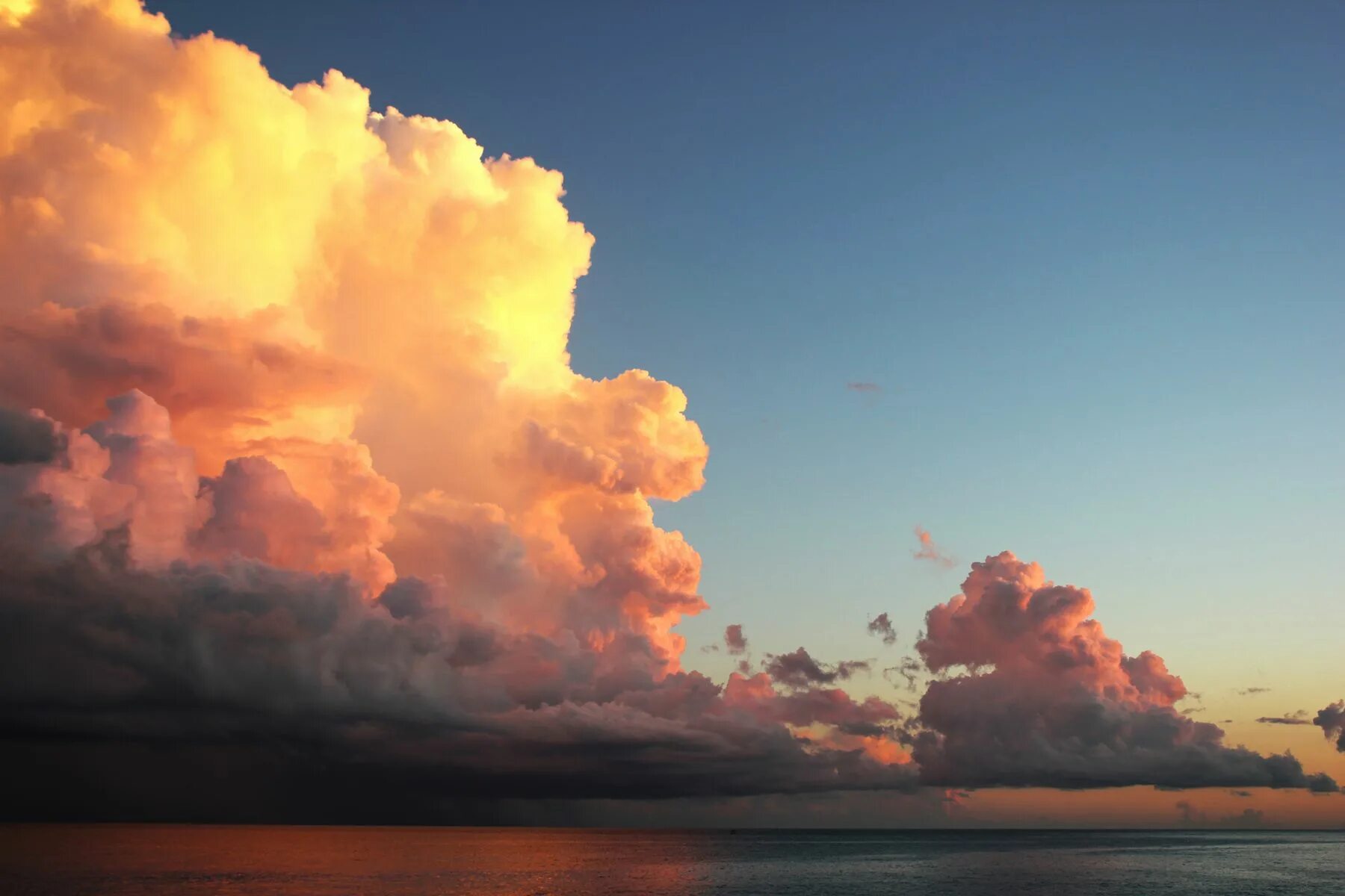 Big clouds. Красивые облака. Облака закат. Кучевые облака. Красивое небо.