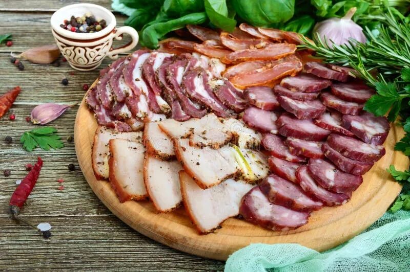 Соленый бекон. Бастурма Bacon. Бекон продукт бастурма традиционная. Ground Pork-and-Beef sausage. День соленого бекона.