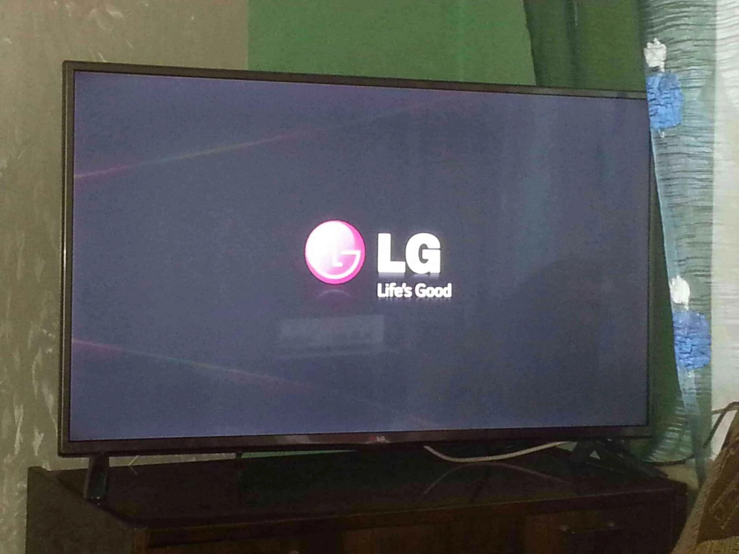 Включение телевизора LG. Выключения телевизора LG. Телевизор завис. Экран телевизора LG. Зависает телевизор lg