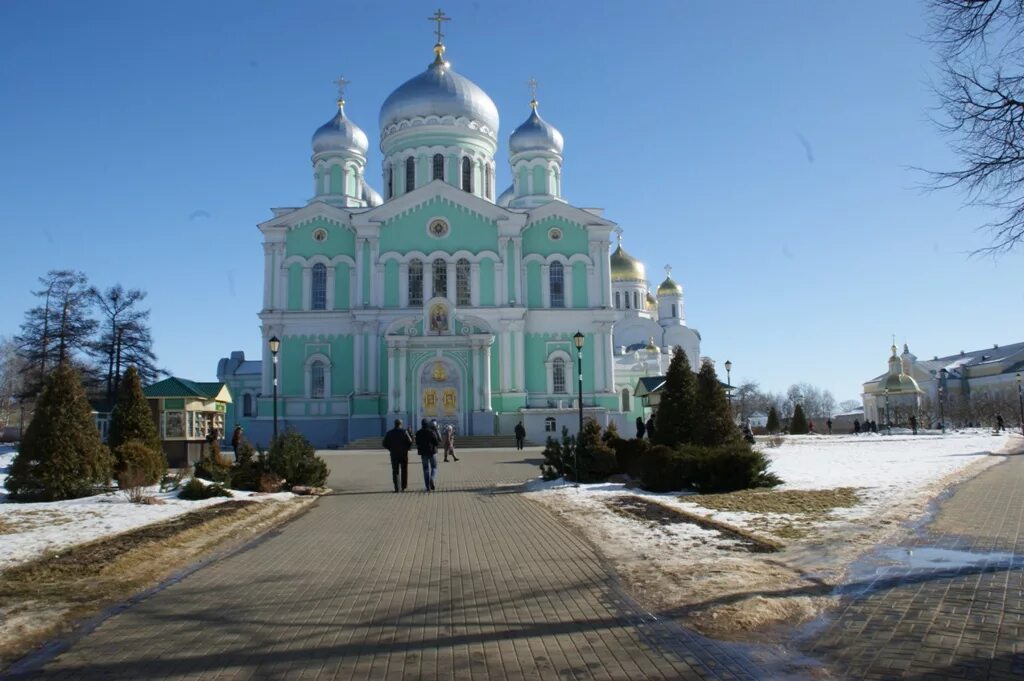 Свято-Троицкий Серафимо-Дивеевский монастырь. Паломнический центр, село Дивеево. Дивеевский женский монастырь сайт