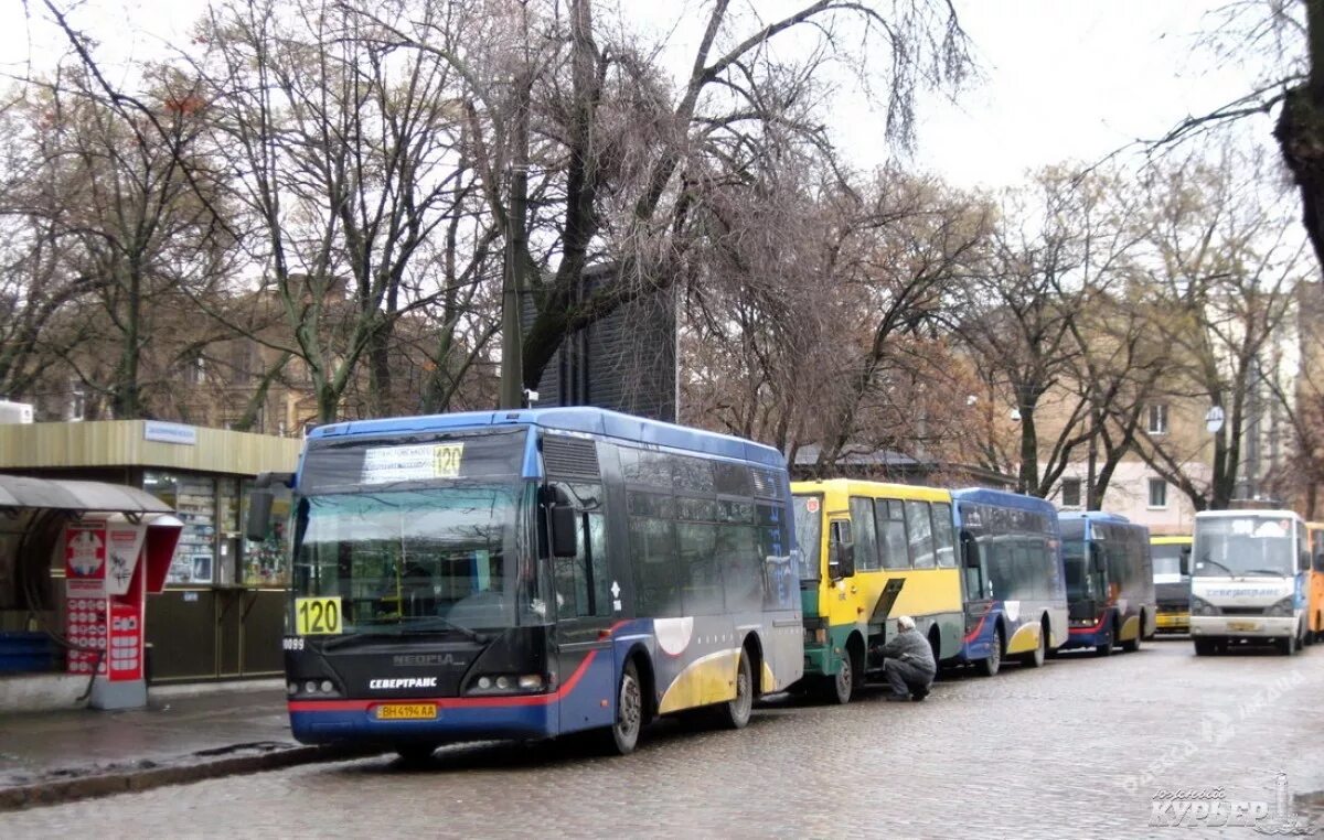 Одесские маршруты. Автобус Одесса. Маршрутки в Одессе. Низкопольный автобус Неоплан.