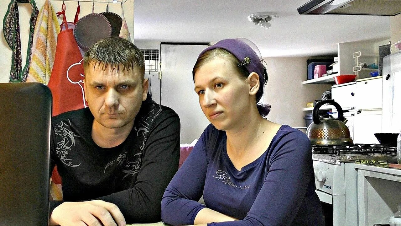 Последние видео семьи колесниковых. Колесниковы семья ессентуки. 7 я колесниковы. канал колесниковы 7 о. блоггер семья колесниковых.