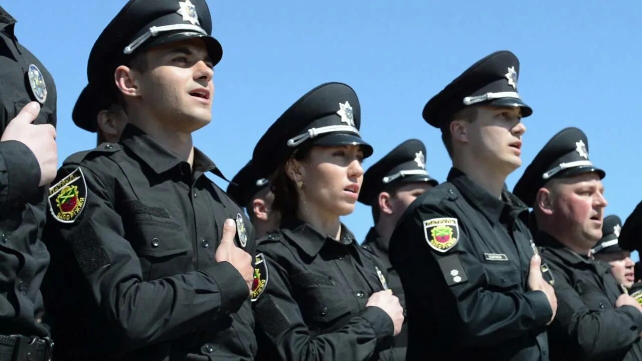Полиция в запорожье. Кривой рог патрульная полиция. Полиция запорожье форма. Герои защитники вечный огонь. Полиция в запорожье.
