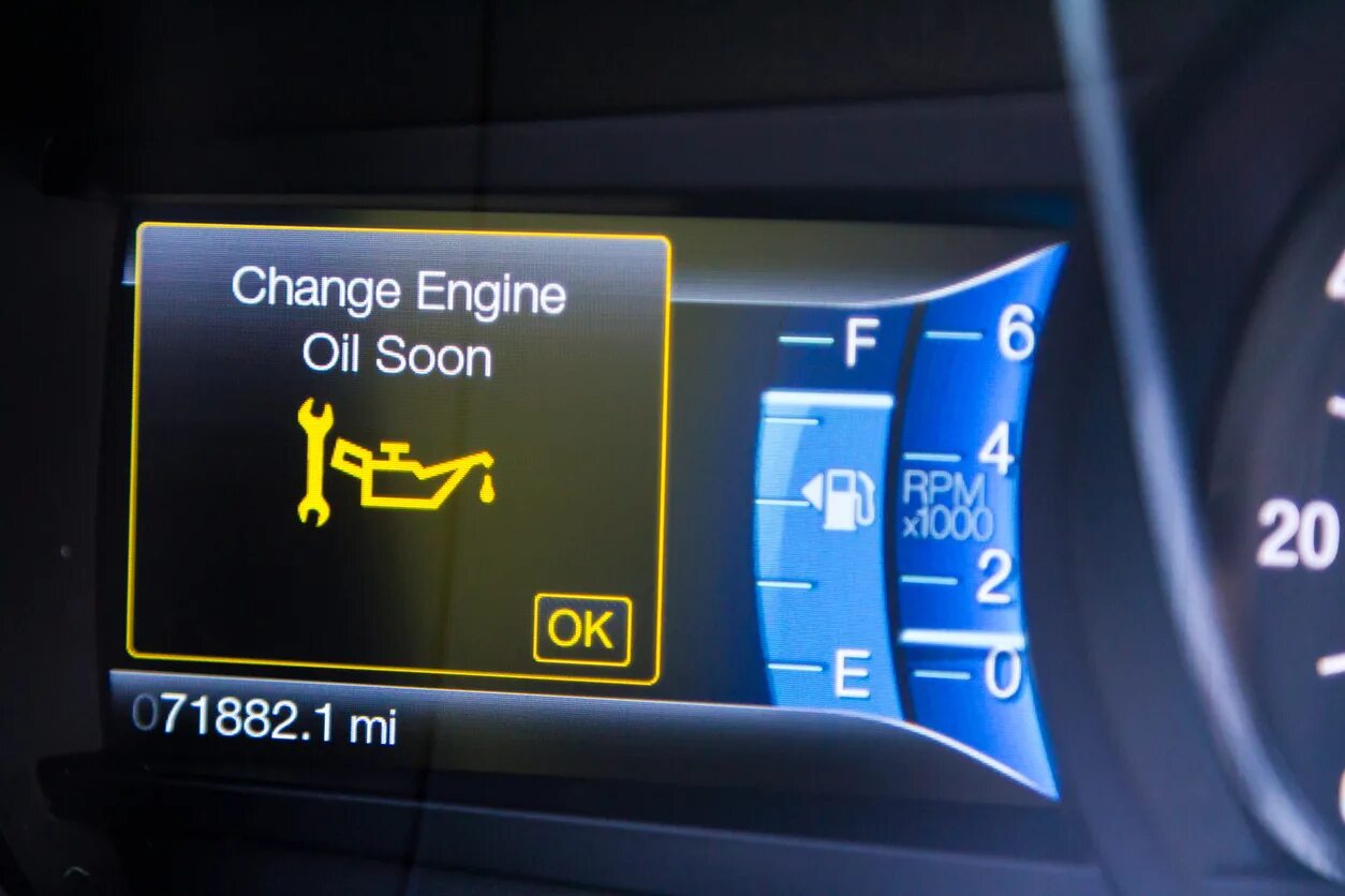 Change engine oil soon перевод на русский. Change engine oil soon. Change oil soon меган. Change oil soon меган. Что такое change oil soon.