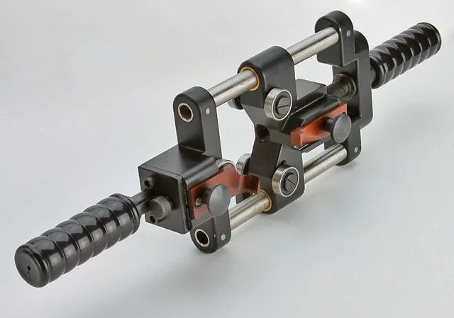 Инструмент для разделки кабелей из сшитого полиэтилена ксп-65*. Инструмент для снятия изоляции из сшитого полиэтилена си-40. Инструмент для кабеля из сшитого полиэтилена. Инструмент для кабеля из сшитого полиэтилена. Машинка для снятия изоляции с кабеля из сшитого полиэтилена raychem.