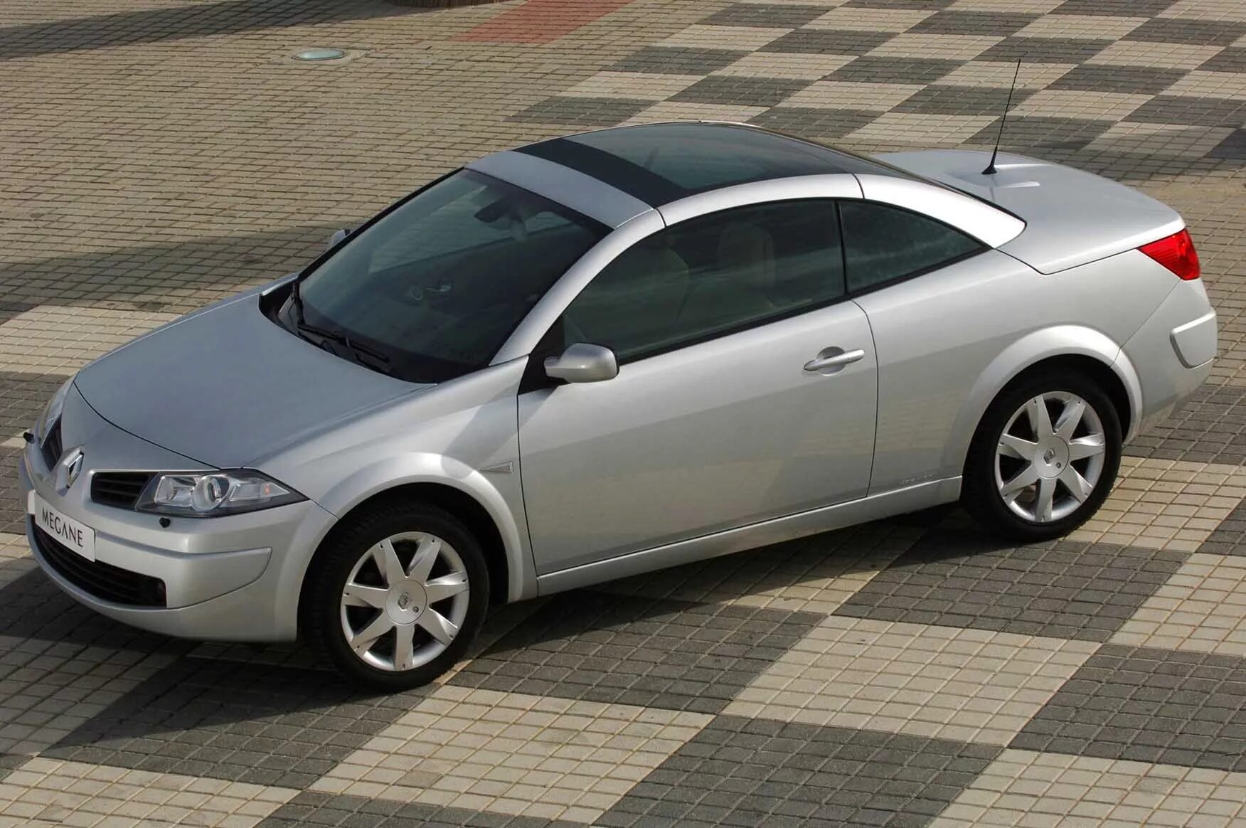 Куплю рено меган б у. Рено Меган купе 2006. Рено Меган 2 купе. Renault Megane 2006 седан. Renault Megane 2 кабриолет.