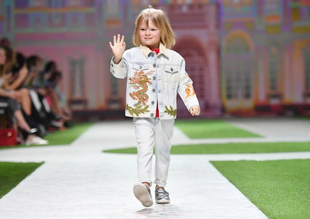 Макс фадеев на шоу голос. Детские продюсеры. Детские продюсеры. Дети иосифа пригожина фото. Дети иосифа пригожина фото.