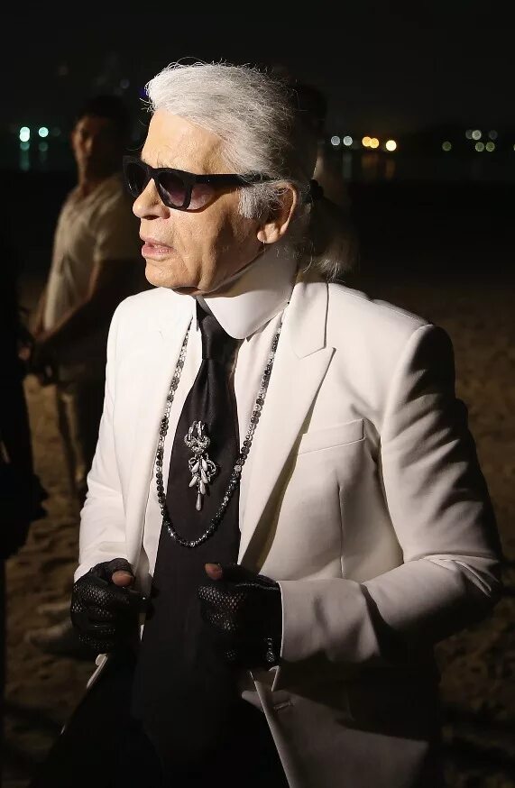 Сельма лагерфельд. Кристиан лагерфельд. Karl lagerfeld самара. Karl lagerfeld самара. Karl lagerfeld chanel.