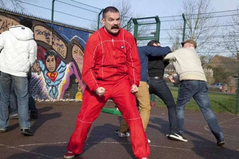 Околофутбола цска спартак. Ты футбольный хулиган габба. Ты футбольный хулиган габба. Црвена звезда гимн футбольных хулиганов. Слоганы футбольных хулиганов.