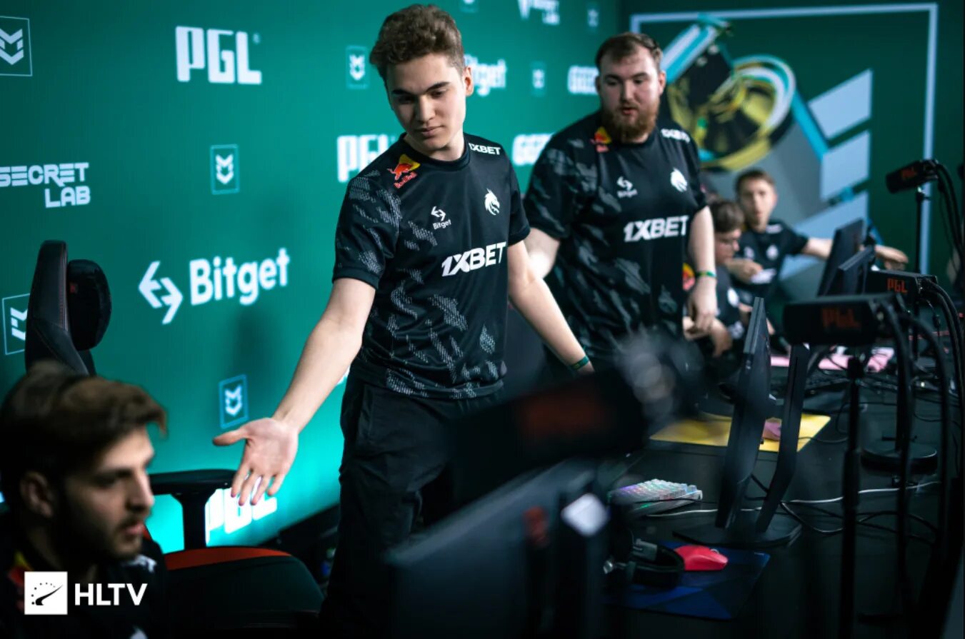 Тим спирит 2022. Тим спирит мажор 2022. Team Spirit CS go 2022. CS go Major Antwerp 2022. Тим спирит мажор кс