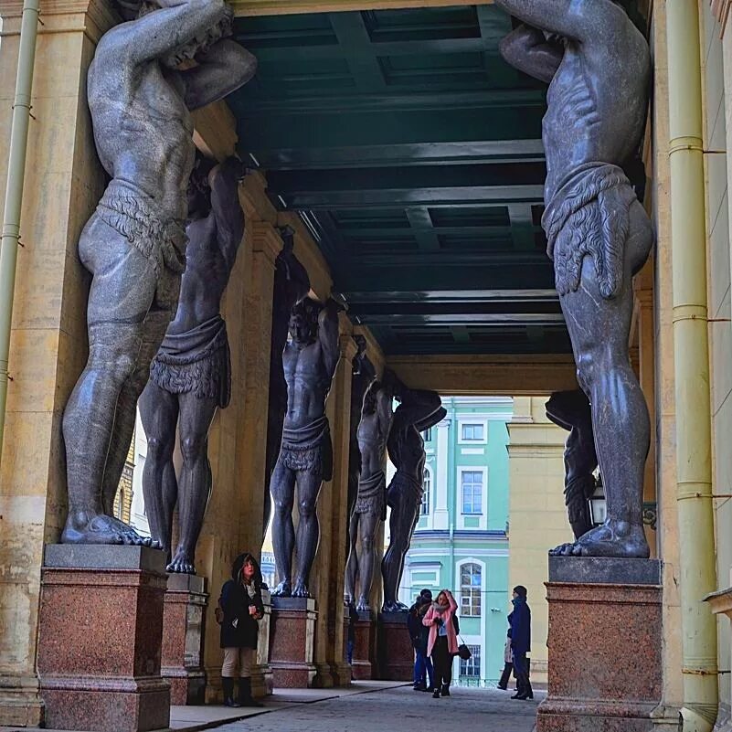 Атлант фото. Атланты портик Эрмитаж. Атланты новый Эрмитаж в Санкт-Петербурге. Эрмитаж статуи Атлантов. Портик нового Эрмитажа Атланты.