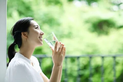 人 體 約 有 80%為 水 分.多 喝 水 可 以 加 速 體 內 排 毒 及 提 升 基 礎 代 謝 率.每... 養 成 易 瘦 體 質 重 點...