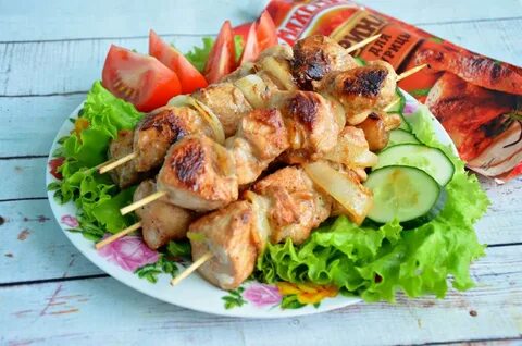 Свинина на шпажках в духовке с овощами