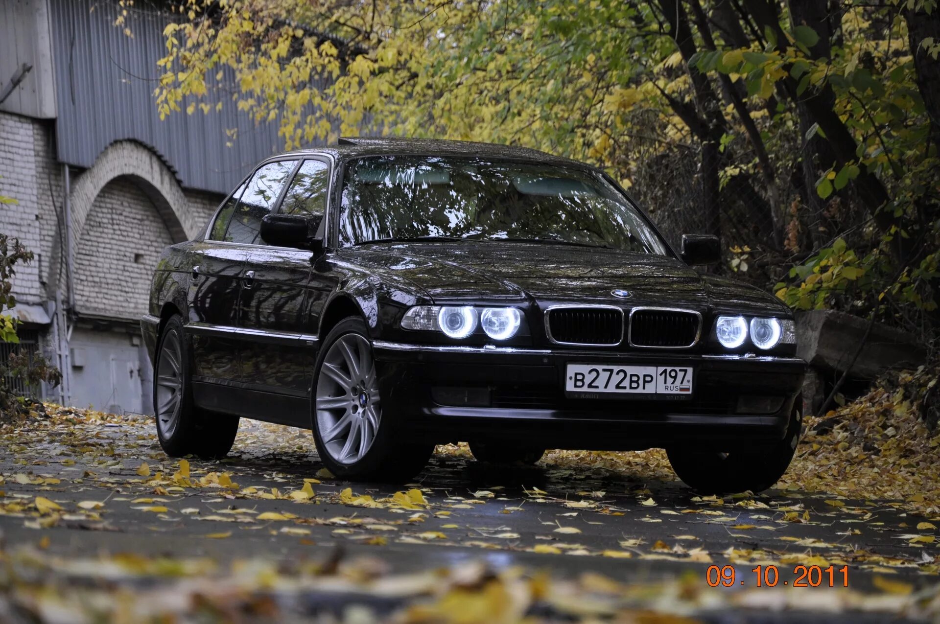 Беха беха семерка. БМВ 7 е38 бумер. BMW 7 e38. БМВ 7 e38 бумер. BMW 750i e38.