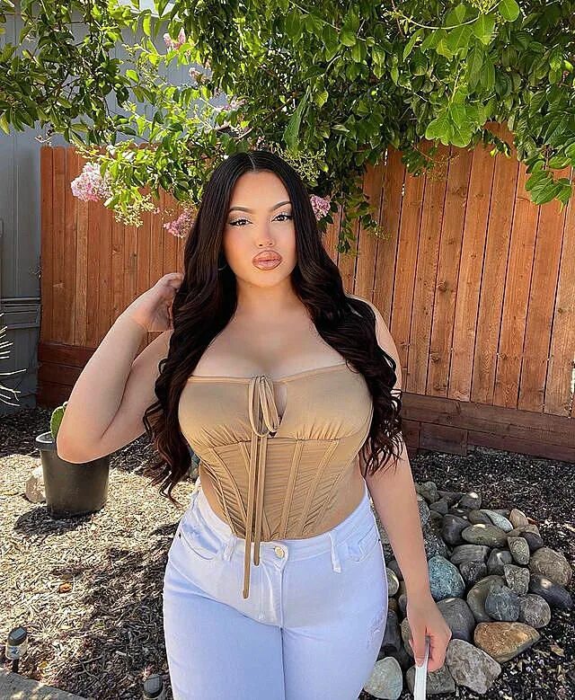 Алаква кокс горячие. Био вики. Starla yancy. Instagram net worth. Жизель твайс.