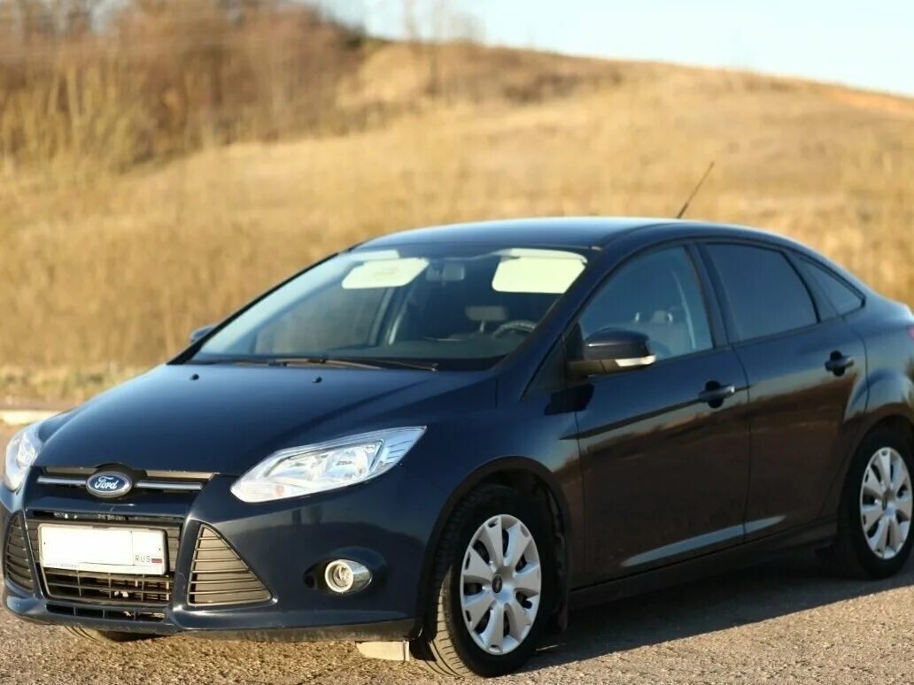 Форд фокус 3 2012 год купить. Ford Focus 2012. Ford Focus 3 седан 2012. Ford Focus 2012 седан. Форд фокус 3 2012 года.