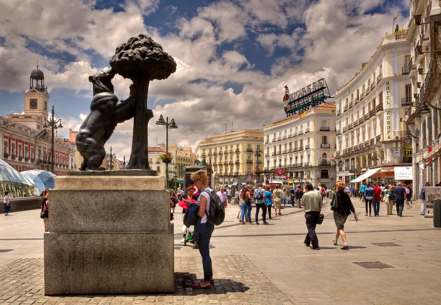 Площадь Пуэрта-дель-соль. Пуэрта дель соль в Мадриде. Площадь puerta del Sol. Плаза дель соль Мадрид. Мадрид погода сегодня