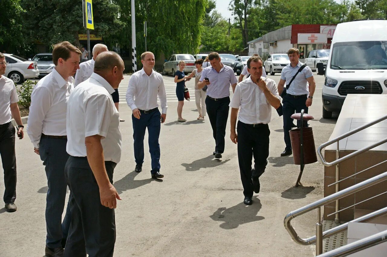 Погода в новопокровской новопокровского района краснодарского края. Новопокровский район Краснодарский край. Охранники губернатора Краснодарского края. Глава Новопокровского района Краснодарского края. Краснодар Новопокровский район.