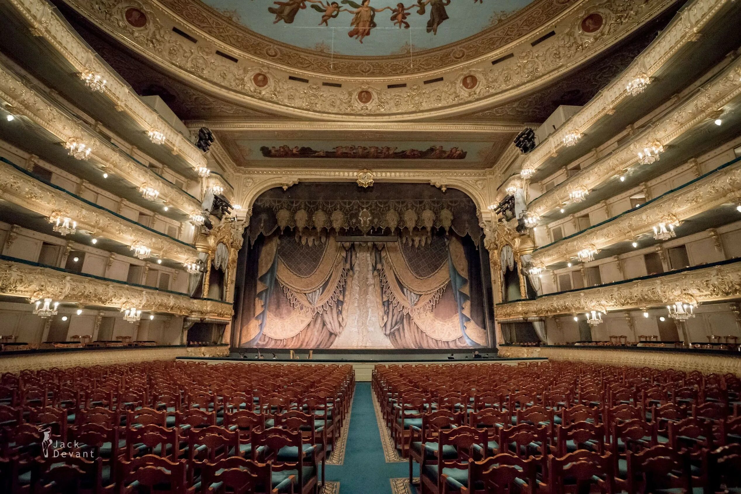 Teatr. Мариинский театр Санкт-Петербург. Сцена Мариинского театра Санкт-Петербург. Мариинский театр сцена. Петербургский Мариинский театр.