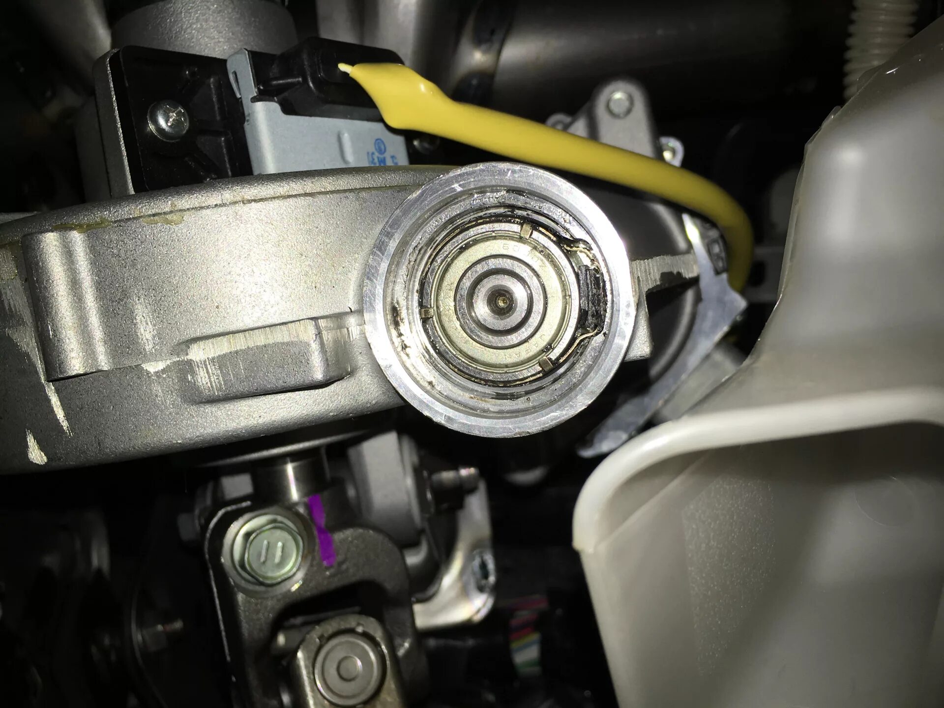 Эур форд эксплорер. Упругий фиксатор подшипника рулевой колонки тойота королла 150. Подшипник эур. Подшипник эур. Опора стойки ваз 2190.