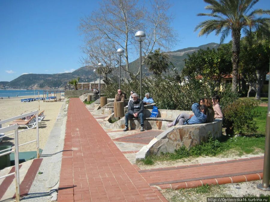 Алания клеопатра пляж 2019. Аланийская крепость алания ночью. Алания в марте. Аланья (турция). Турция алания 2023.