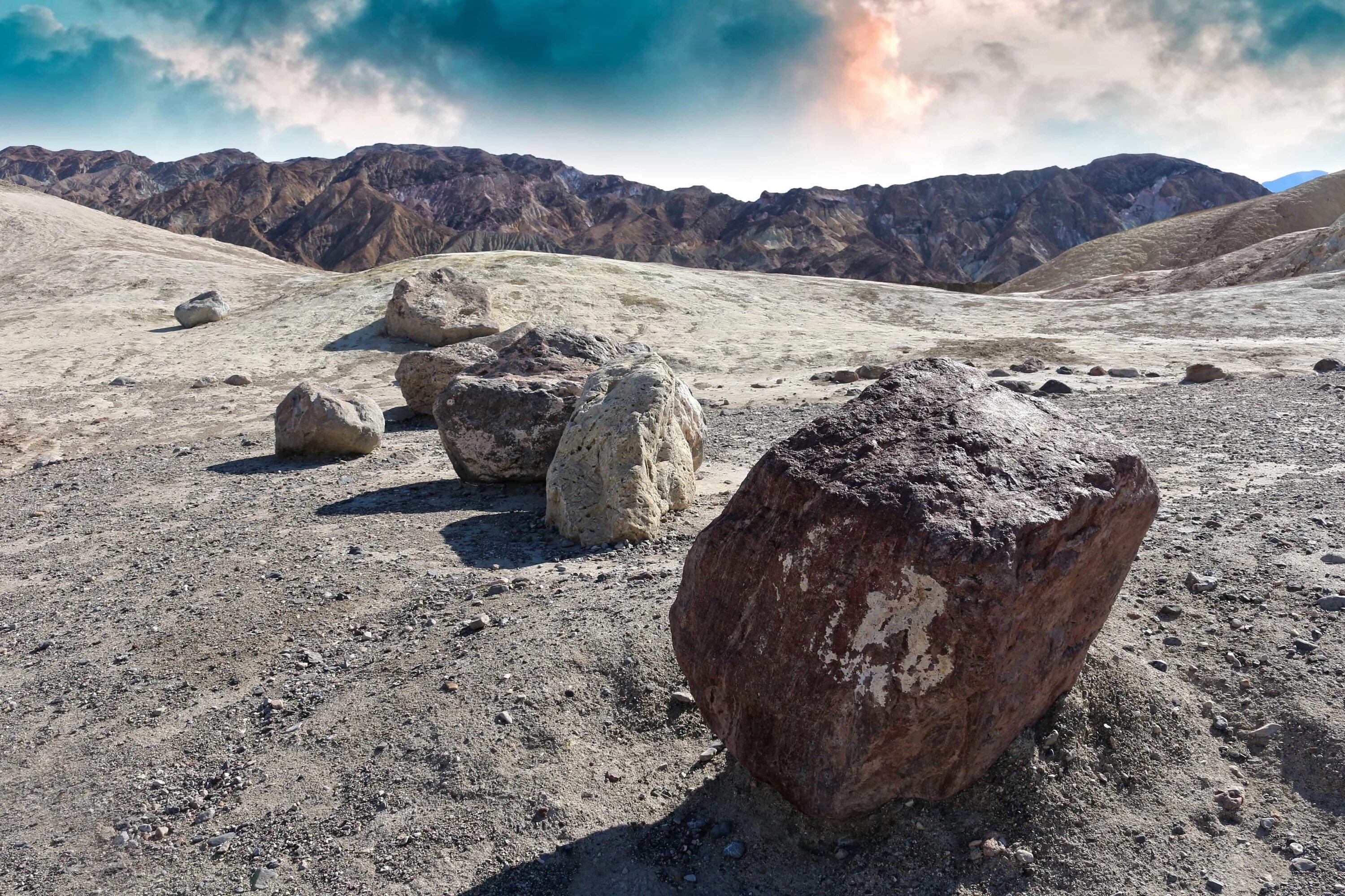 Ground stone. Камни в горах. Каменные горы. Каменная пустыня. Каменистая земля.