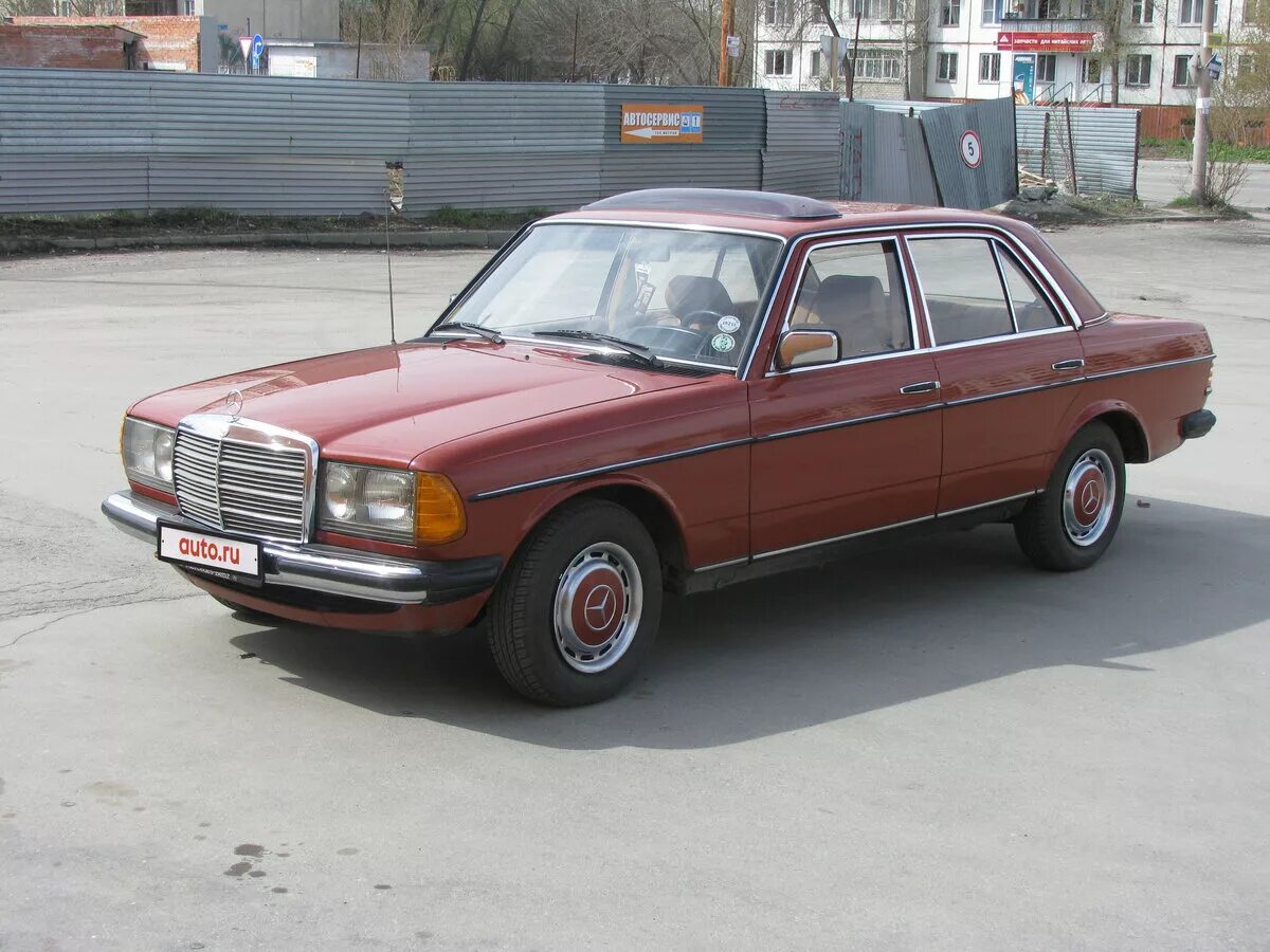 Мерседес 123 купить в россии. Mercedes-Benz w123. Мерседес 123 кузов. Мерседес w123 1984. Mercedes w123 Red.