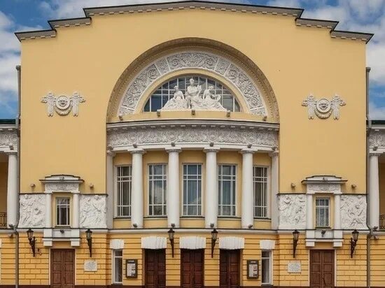 Ярославль театр история. Волковский театр в ярославле в 18 веке. Ярославский драматический театр. Первый театр в ярославле 18 век. Ярославский драматический театр.