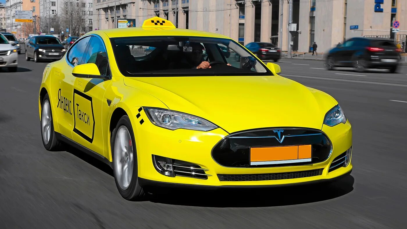 Машины для такси какие года подходят. Роботакси Тесла. Тесла модель 3 такси. Желтый автомобиль.