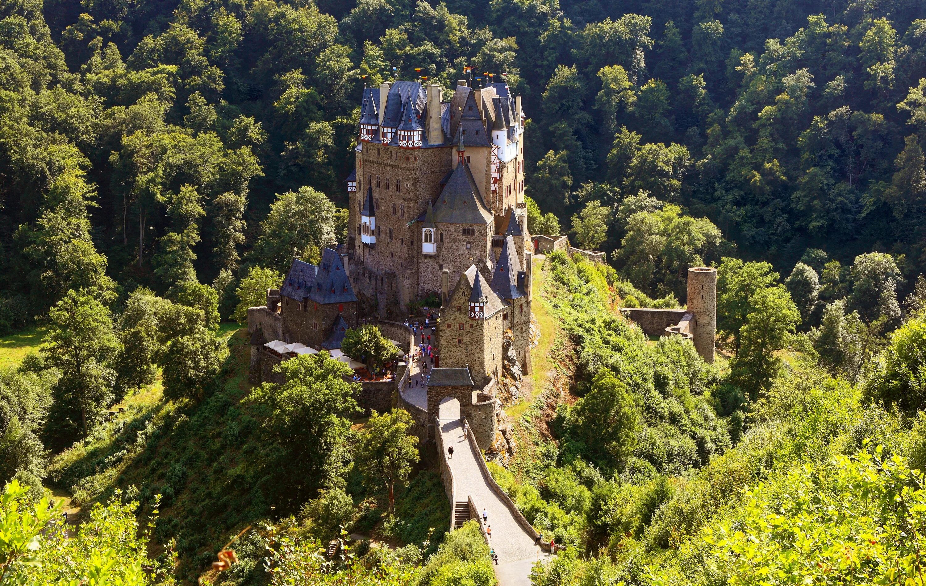 Замок на рабочий стол. Германия замок замок Эльц. Замок Эльц Бавария. Германия Шлос Эльц. Замок Элис Кастл Германия.