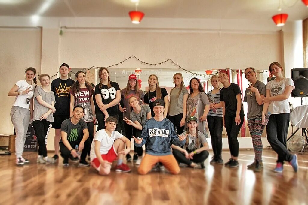 Beat move кинель. Школа танцев 30. Школа танцев 30. Фурманова 30 кинель. Школа танцев.
