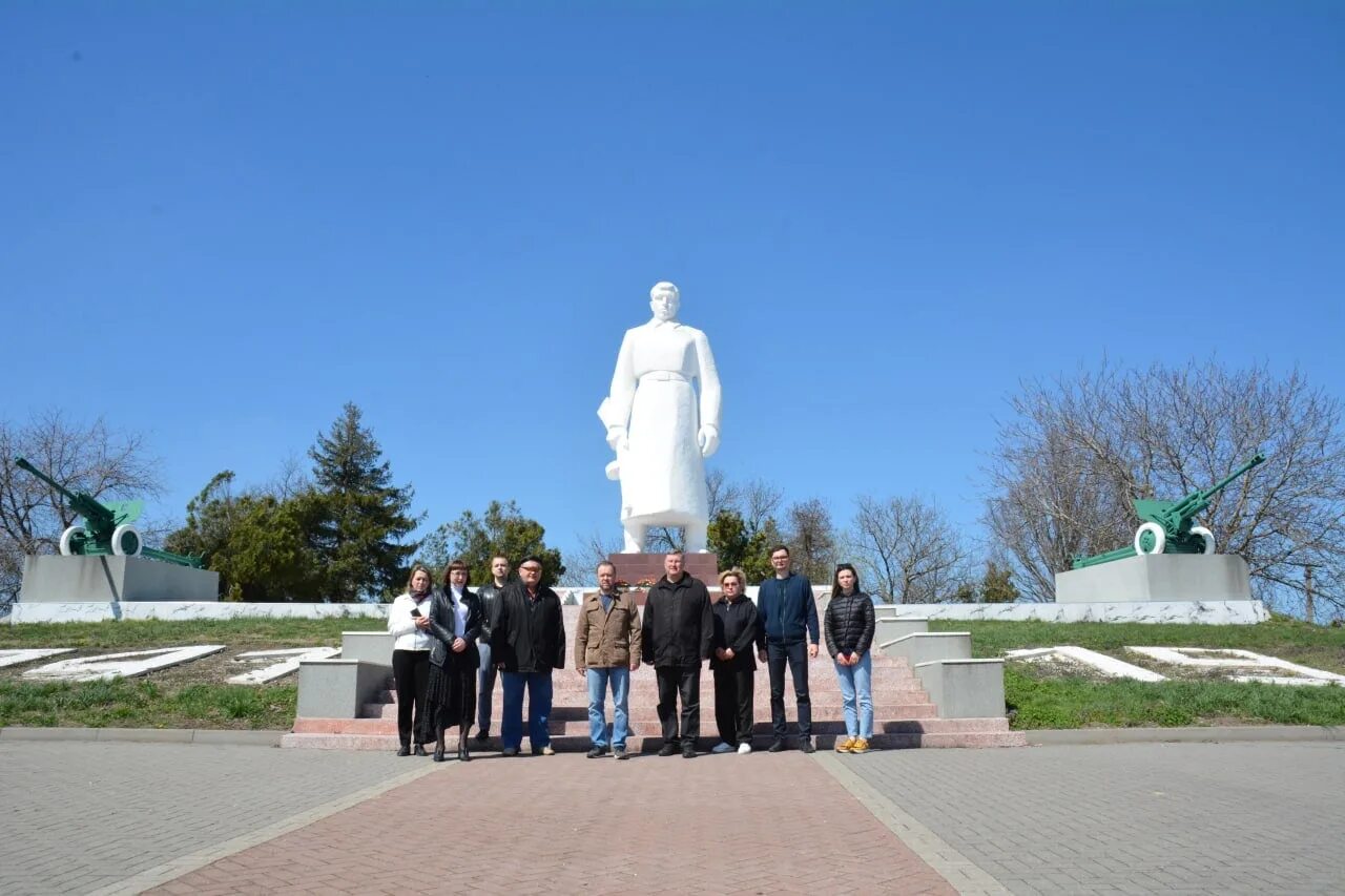 Хутор Плавненский Краснодарский край. Администрация Крымского района Краснодарского края. Центр Крымского района Исток. Южный Крымский район Краснодарский край. Погода крымский ростовской области