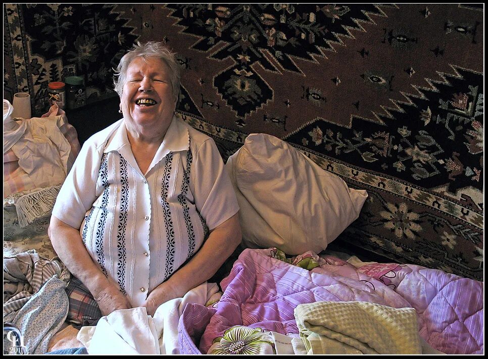 Сумасшедшая бабка в автобусе. Минут 10 15 минут 5 10 пятого 4. Бабушка в 5 часов утра. Интернат для пожилых людей. Минут 5 10 15 пятого.