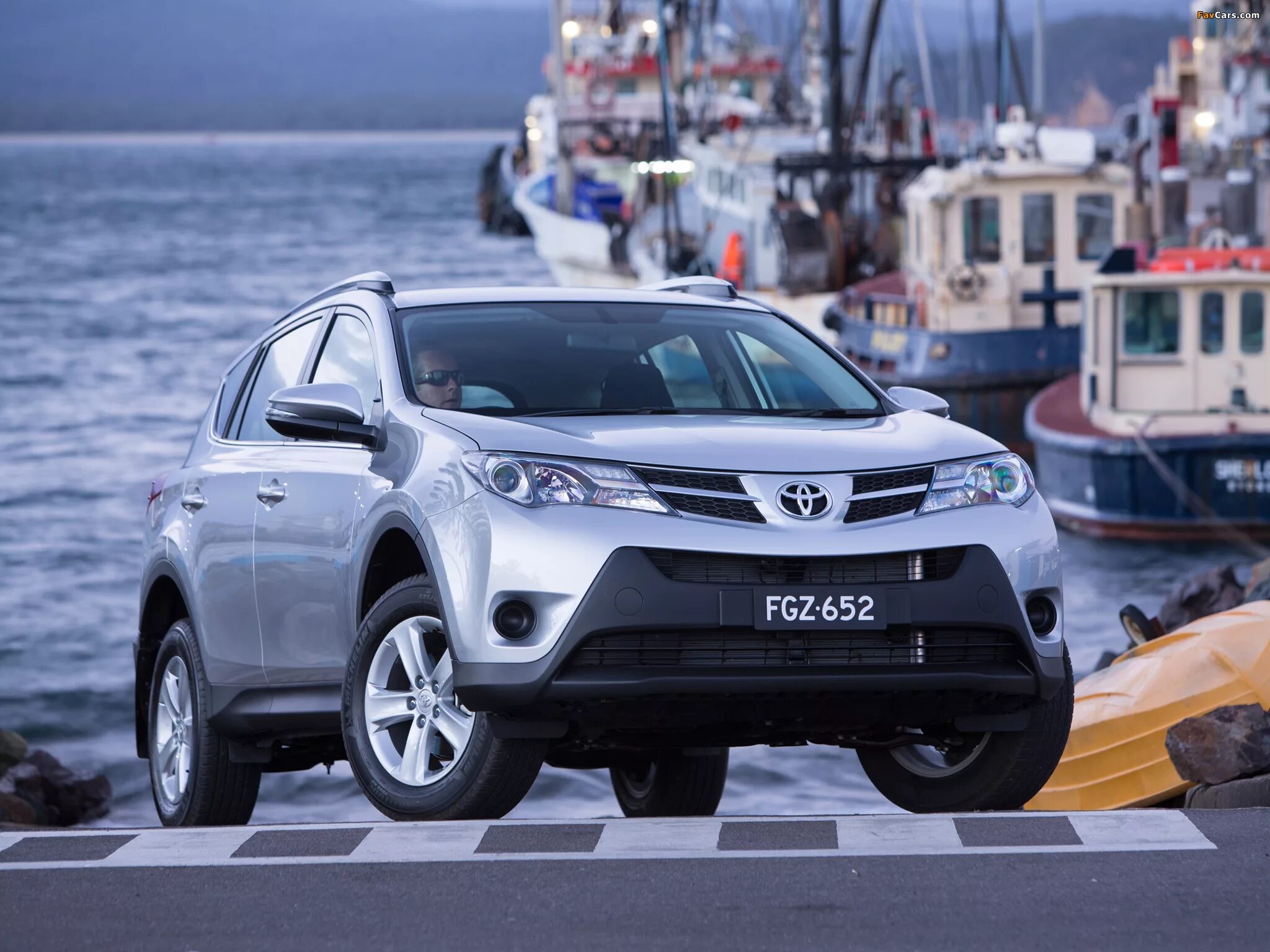 Рав точка. Toyota rav4 2013. Тойота рав 4 2013. Toyota rav4 4 2013. Toyota rav4 2013-2016.