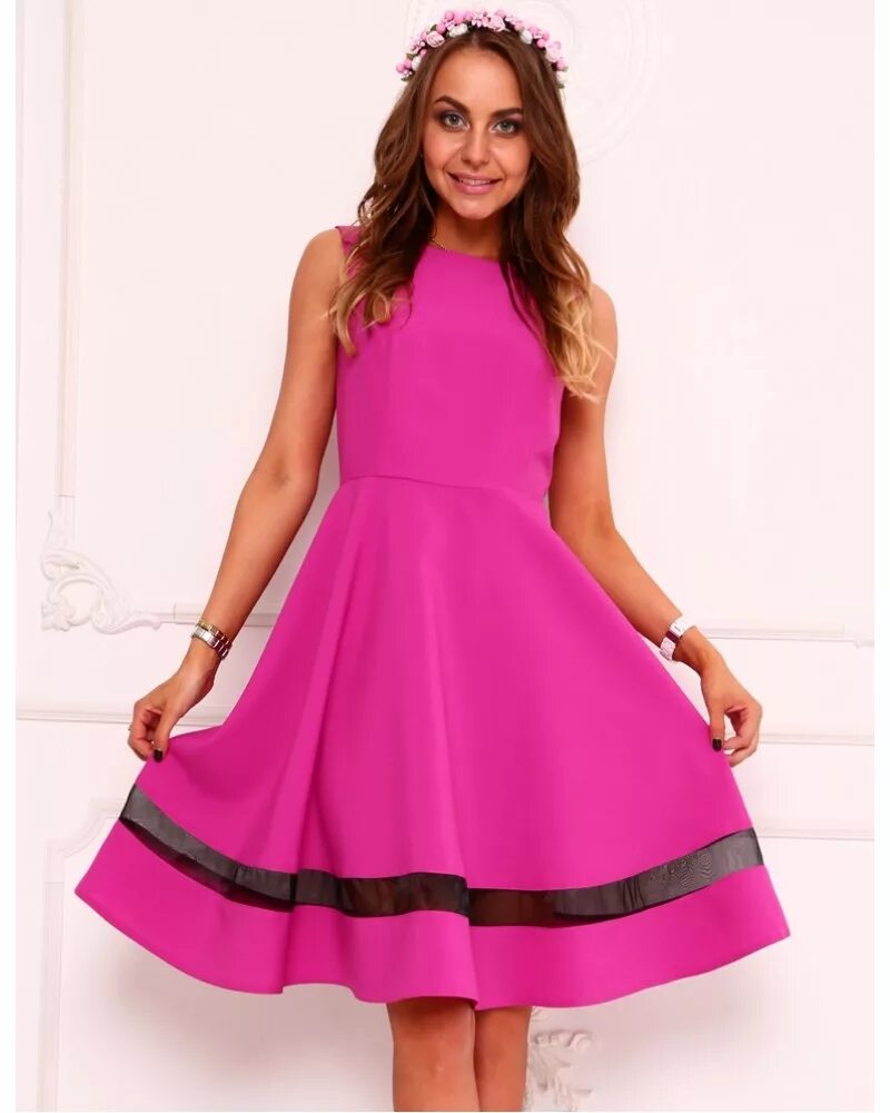 Платье ярко-розовое. Яркое розовое платье. Девушка в розовом платье. Розовое платье без рукавов. Видео розовое платье